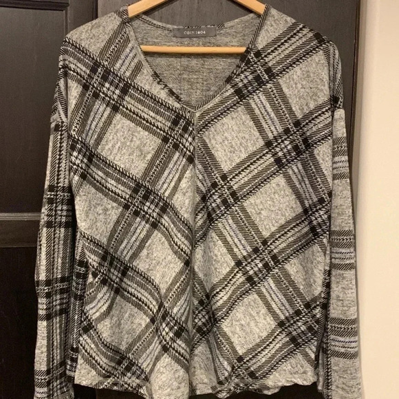 Plaid M - Picture 2 of 5